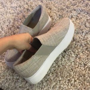 Vince slip on sneaker size 7